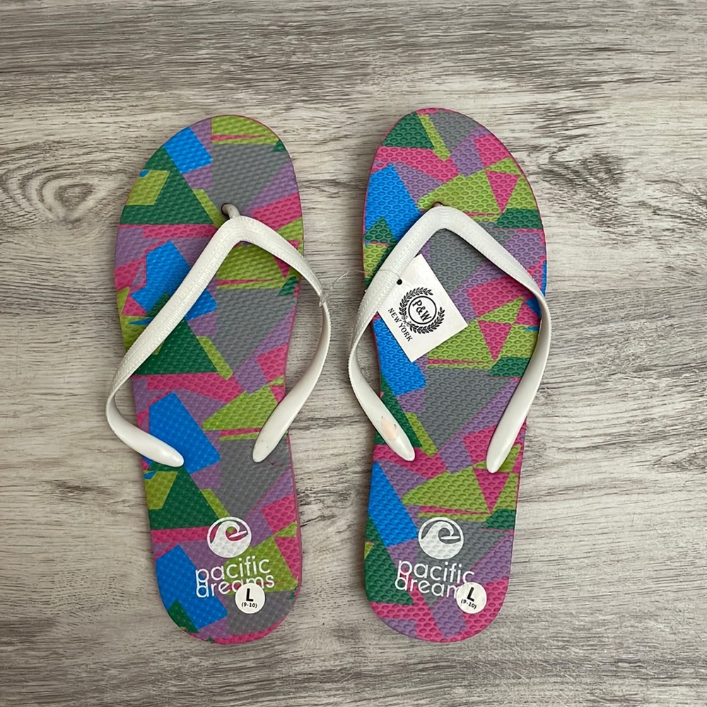 NWT - Pacific Dreams Pink with White Flip Flops Size L (9-10)
